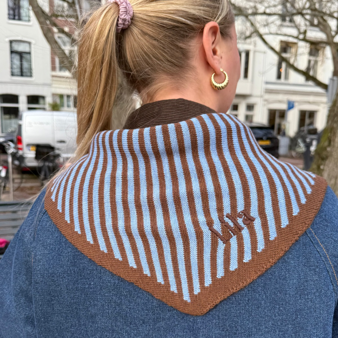 Driehoek Sjaal - Toffee - Blauw & Bruin streep - Klein